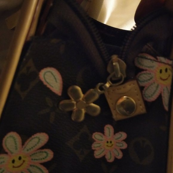 Cute Handbag - Picture 7 of 14